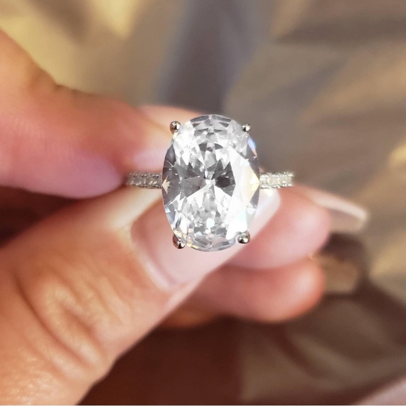 NEW Sterling Silver Engagement Oval Ring - Picture 2 of 3